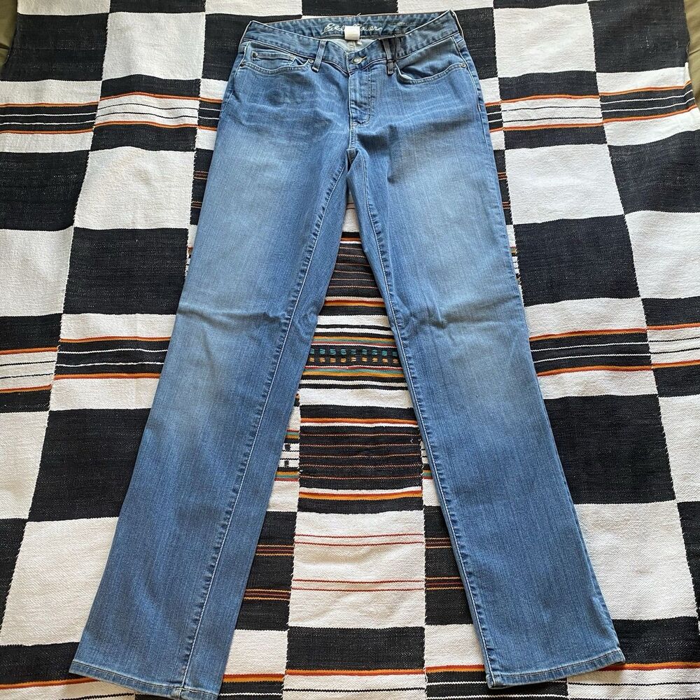 NWT Eddie Bauer Stay Shape Slightly Curvy Straight Denim Jeans. Size 8. - Picture 2 of 12
